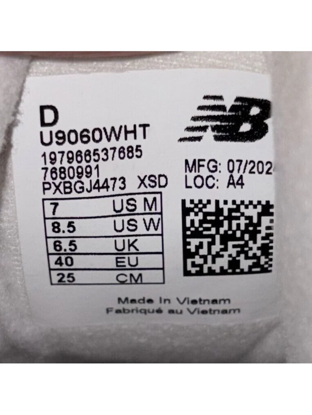 New Balance 9060 White Cream Suede Sneakers Men’s 7 Women’s 8.5 Shoes